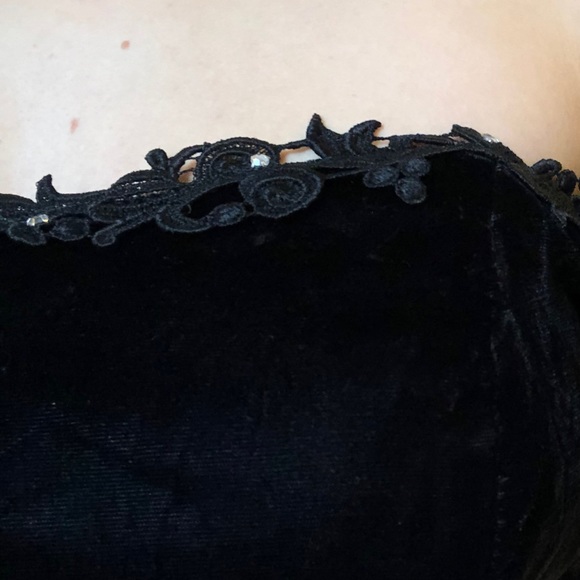 Vintage black velvet off-the-shoulder dress - Picture 5 of 6